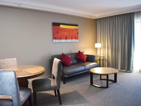 Stamford Plaza Sydney Airport Hotel & Conference Centre : photo 3 de la chambre suite raffles