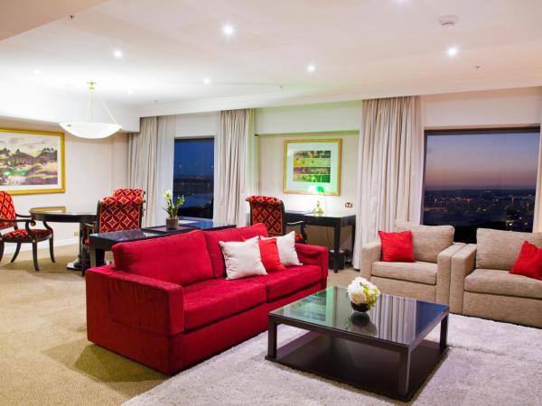 Stamford Plaza Sydney Airport Hotel & Conference Centre : photo 2 de la chambre suite stamford