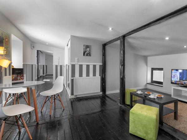 Stare Kino Cinema Residence : photo 2 de la chambre appartement 1 chambre (2 adultes)