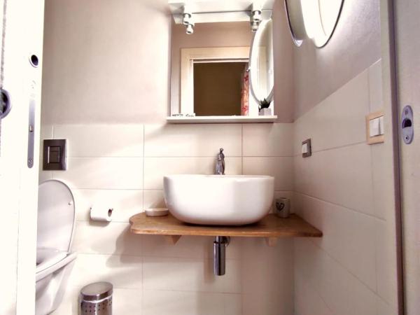 Relais Le Ortensie : photo 4 de la chambre chambre double - vue sur jardin