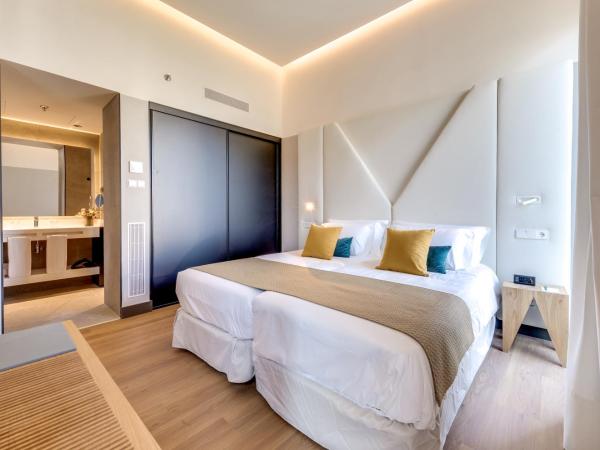 Occidental Diagonal 414 : photo 1 de la chambre suite junior avec terrasse