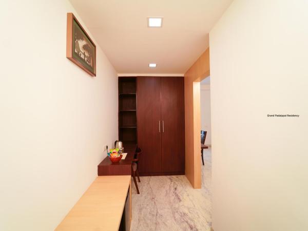 Grand Padappai Residency : photo 9 de la chambre chambre double deluxe avec balcon