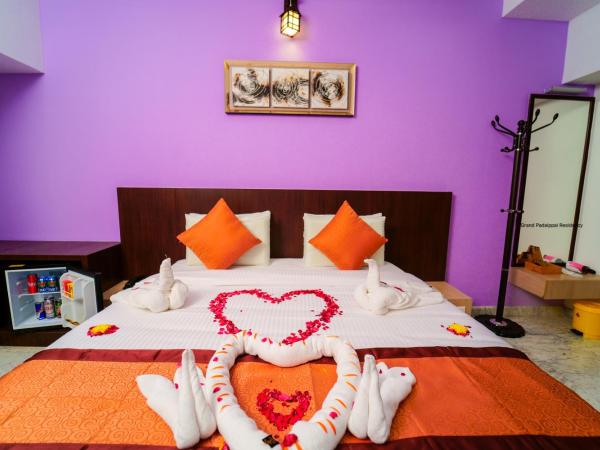 Grand Padappai Residency : photo 4 de la chambre suite deluxe avec lit king-size
