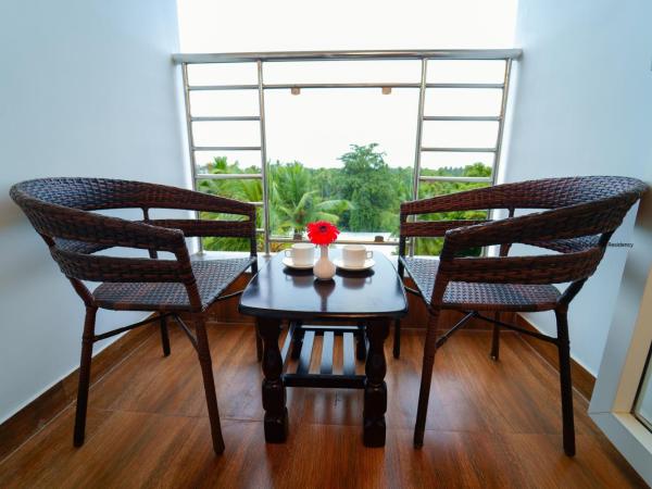 Grand Padappai Residency : photo 9 de la chambre suite deluxe avec lit king-size