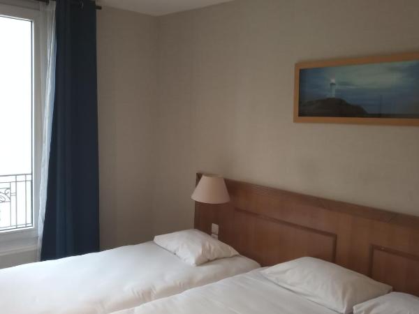 Htel De La Perdrix Rouge : photo 10 de la chambre chambre double avec douche