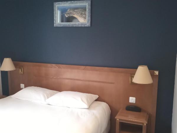 Htel De La Perdrix Rouge : photo 5 de la chambre chambre double avec douche