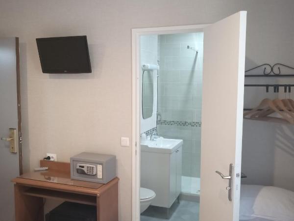 Hôtel De La Perdrix Rouge : photo 7 de la chambre chambre lits jumeaux