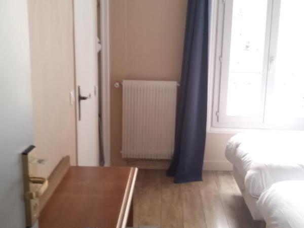 Hôtel De La Perdrix Rouge : photo 9 de la chambre chambre lits jumeaux