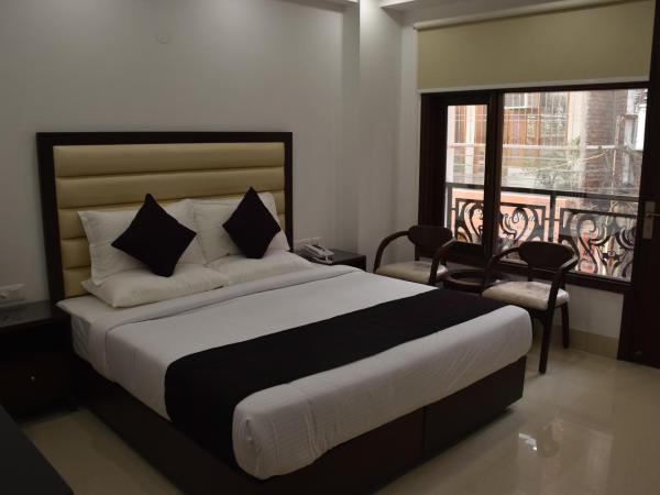 Lemon Green Residency - Hotel and Serviced Apartments : photo 8 de la chambre appartement avec balcon