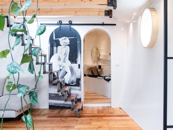 B&B Houseboat Amsterdam : photo 8 de la chambre chambre lit king-size - vue sur lac