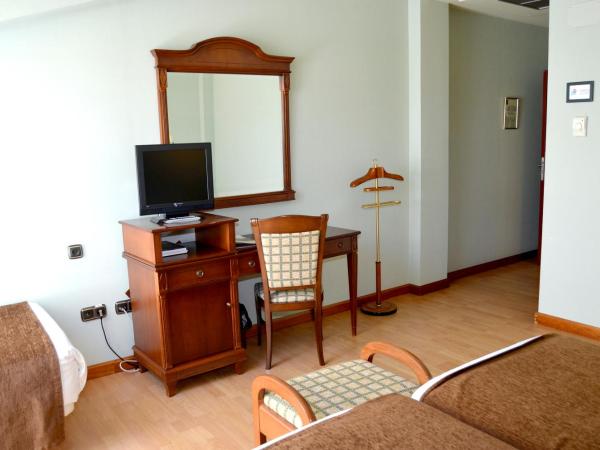 Hotel Lasa Sport : photo 3 de la chambre chambre triple mansardée