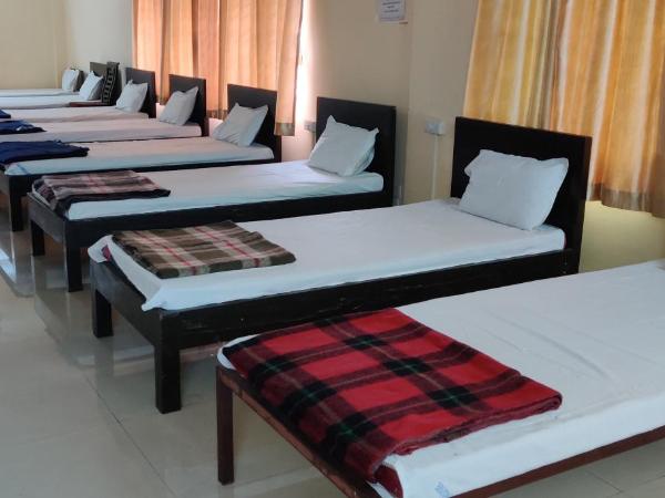 The Salvation Army RED SHIELD GUEST HOUSE : photo 1 de la chambre lit simple dans dortoir pour hommes