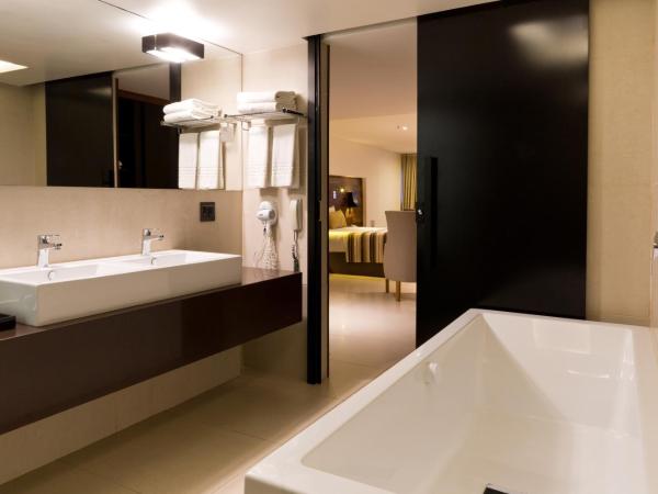 Ritz Leblon : photo 5 de la chambre chambre double premium avec baignoire