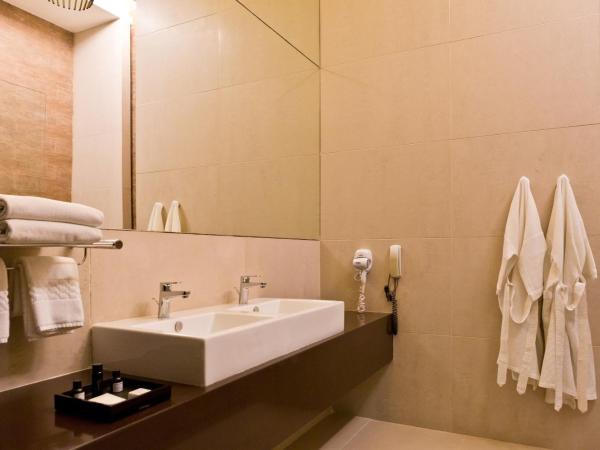 Ritz Leblon : photo 8 de la chambre chambre double premium avec baignoire