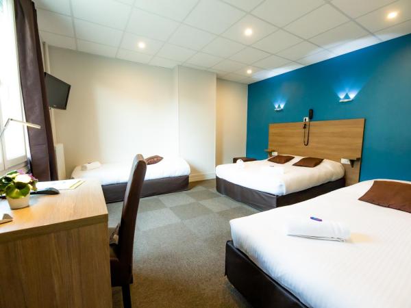 Logis Hotel Du Chateau : photo 4 de la chambre chambre quadruple avec douche