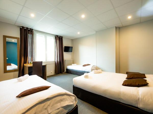 Hotel Du Chateau : photo 5 de la chambre chambre quadruple avec douche