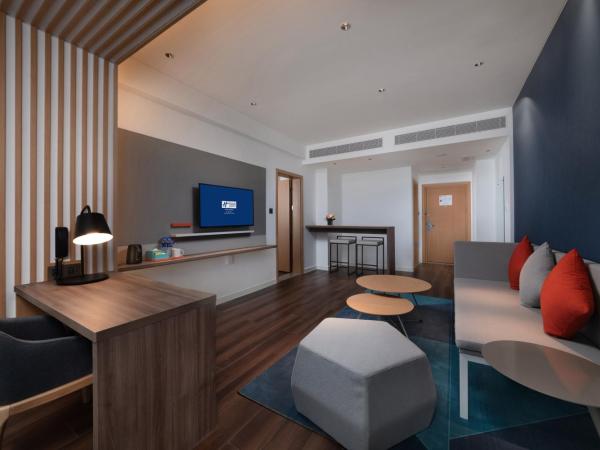 Holiday Inn Express Dongguan Humen, an IHG Hotel : photo 6 de la chambre suite lit king-size