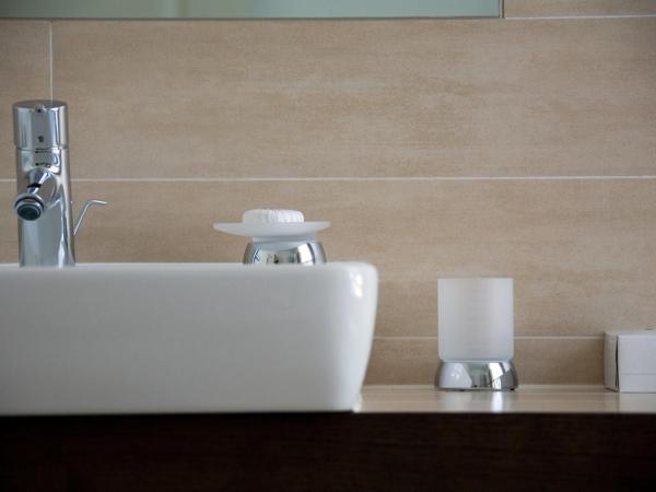 Château d'Ouchy : photo 4 de la chambre chambre double supérieure - vue sur ville