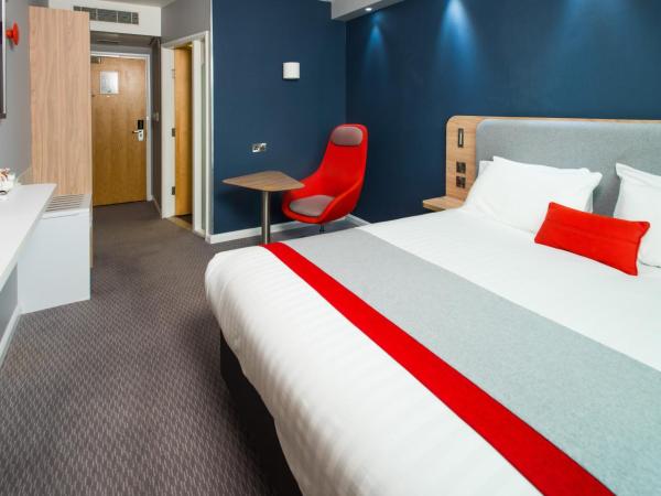 Holiday Inn Express Leeds City Centre - Armouries, an IHG Hotel : photo 1 de la chambre chambre double - accessible aux personnes à mobilité réduite 