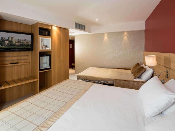 Best Western Plus Le Lavarin : photo 2 de la chambre chambre familiale avec lit queen-size