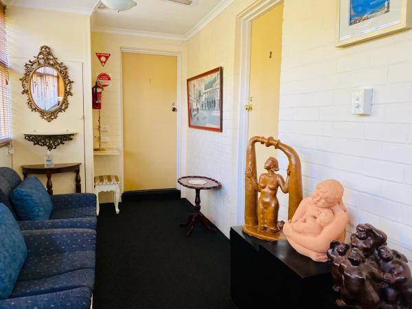 The Mews Motel : photo 3 de la chambre chambre lit queen-size deluxe