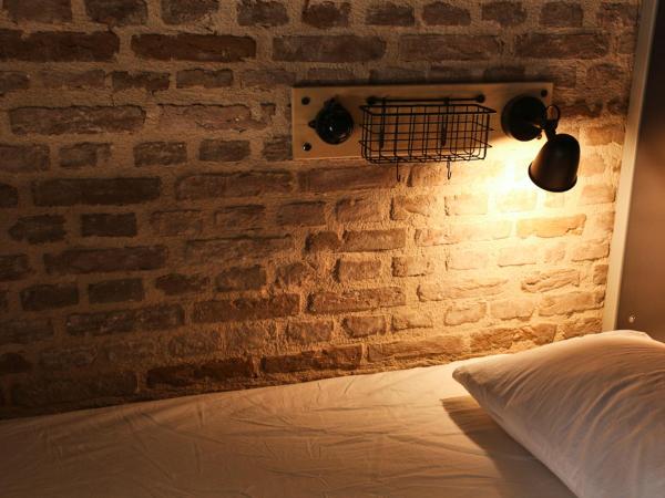 FLANEUR HOSTEL : photo 4 de la chambre lit dans dortoir mixte de 6 lits