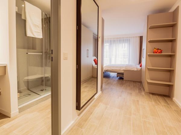 360 Apartment Hotel Frankfurt : photo 8 de la chambre appartement rosa avec cuisine