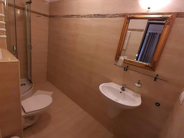 Dworek Złoty Róg Hotel i Restauracja : photo 4 de la chambre grande chambre double 
