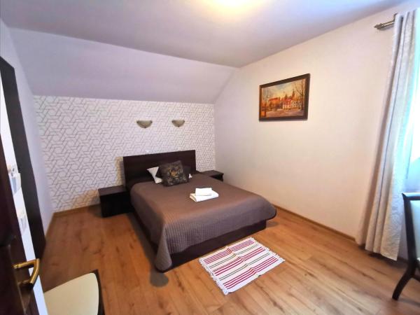 Dworek Złoty Róg Hotel i Restauracja : photo 2 de la chambre chambre double