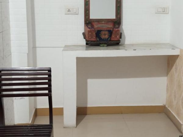 The Royal Lake View Villa : photo 5 de la chambre chambre triple Économique