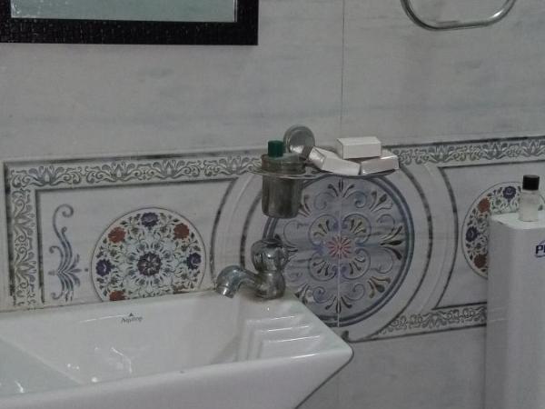 The Royal Lake View Villa : photo 6 de la chambre chambre triple Économique