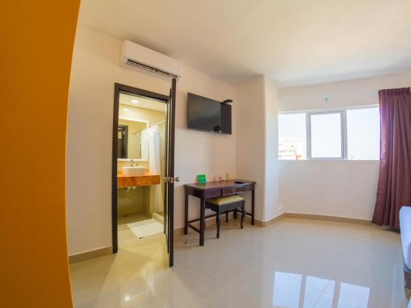 Hotel Maria del Rocio : photo 6 de la chambre chambre deluxe