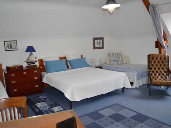 Manoir de Beaupré : photo 1 de la chambre chambre familiale deluxe