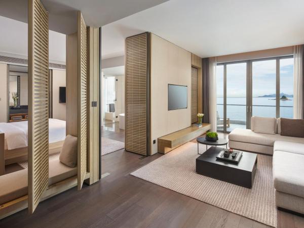 Intercontinental Shenzhen Dameisha Resort, an IHG Hotel : photo 3 de la chambre suite club avec 1 chambre lit king-size - vue sur océan