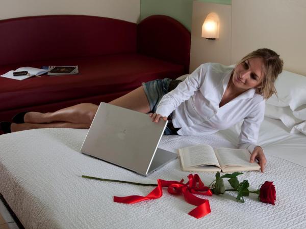 Hotel Zeus : photo 1 de la chambre chambre quadruple standard