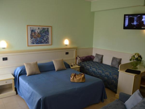 Hotel Zeus : photo 1 de la chambre chambre triple standard