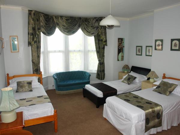 Filton Guest House : photo 1 de la chambre chambre triple