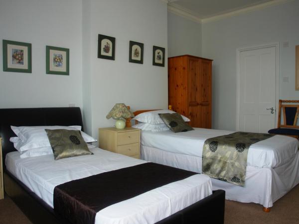Filton Guest House : photo 2 de la chambre chambre triple