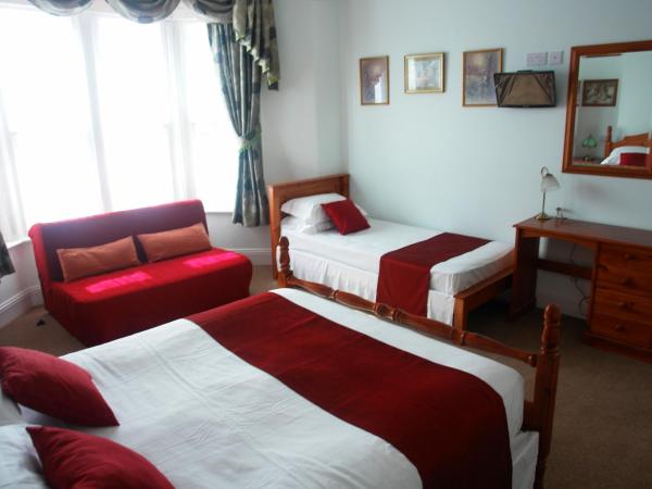 Filton Guest House : photo 2 de la chambre chambre familiale (2 adultes + 1 enfant)