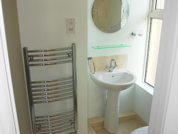 Filton Guest House : photo 5 de la chambre chambre familiale (2 adultes + 1 enfant)