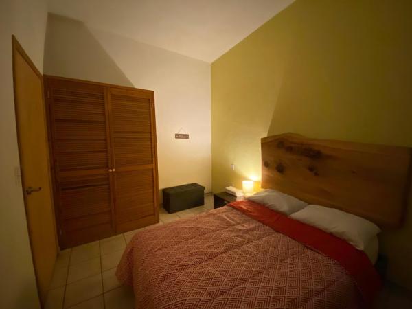 Sofia Hostel Cabo : photo 3 de la chambre chambre double standard avec salle de bains commune