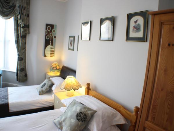 Filton Guest House : photo 6 de la chambre chambre triple