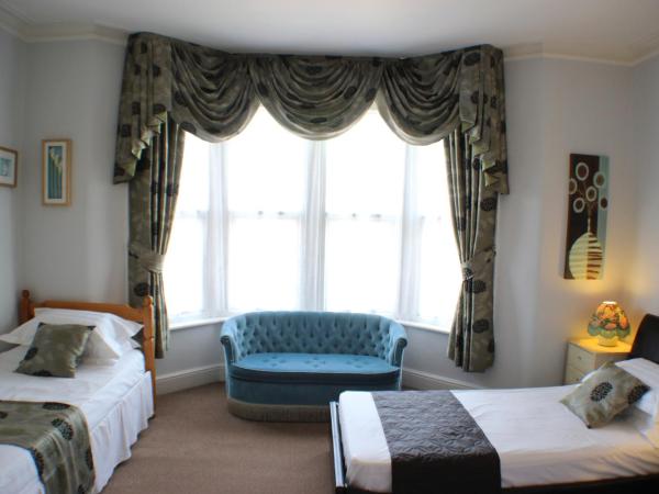 Filton Guest House : photo 7 de la chambre chambre triple