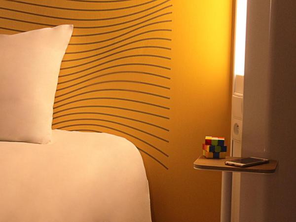B&B HOTEL Nice Aéroport Arenas : photo 4 de la chambre chambre lits jumeaux