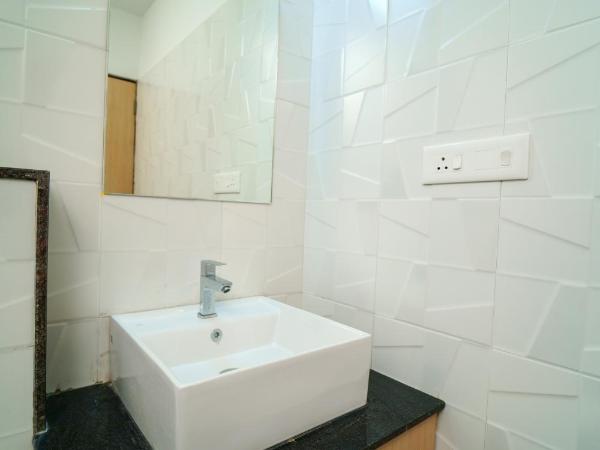 Grand Padappai Residency : photo 6 de la chambre chambre double deluxe avec balcon