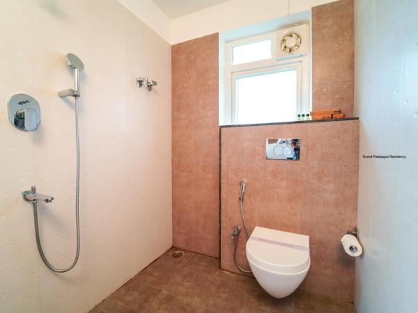 Grand Padappai Residency : photo 7 de la chambre chambre double deluxe avec balcon