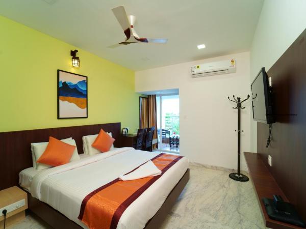 Grand Padappai Residency : photo 2 de la chambre chambre double avec balcon