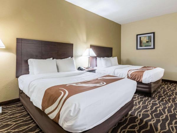 Quality Inn & Suites Southport : photo 1 de la chambre chambre 2 lits queen-size - non-fumeurs