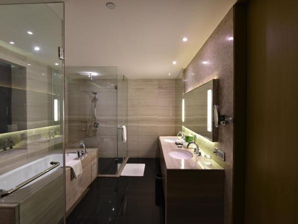 Holiday Inn New Delhi International Airport, an IHG Hotel : photo 4 de la chambre suite 1 chambre avec pièce à vivre supplémentaire - non-fumeurs