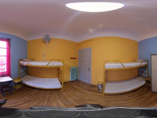 Pagration Youth Hostel : photo 4 de la chambre lit dans dortoir mixte de 5 lits
